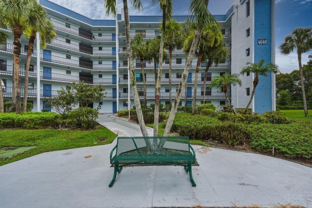 Unit 404 photo 38