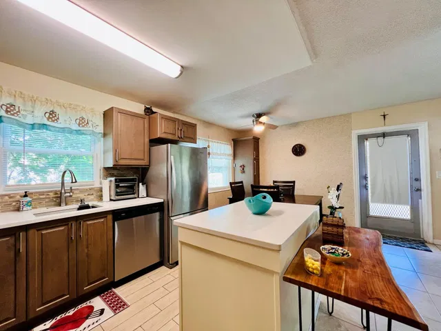 Residence photo 2
