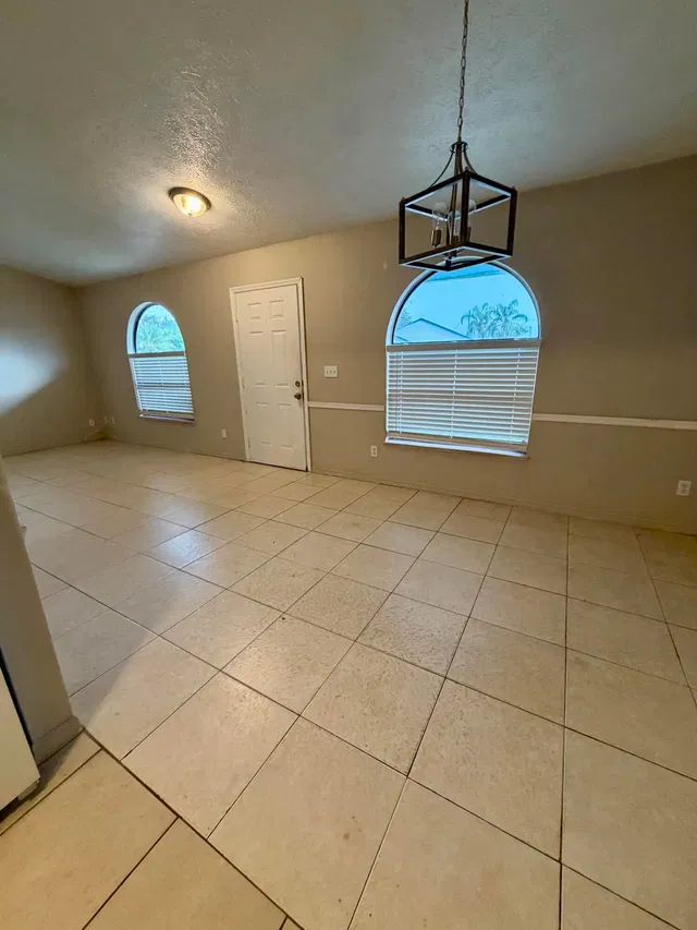 Residence photo 2