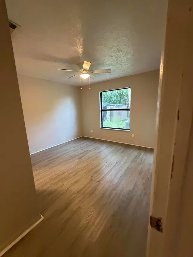 Residence photo 12