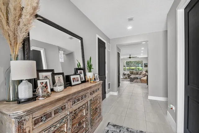 Residence photo 3