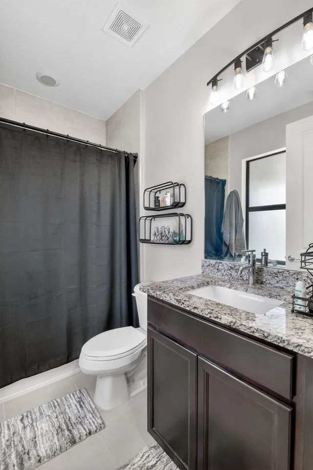 Residence photo 30