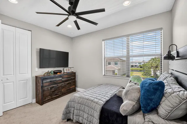 Residence photo 32