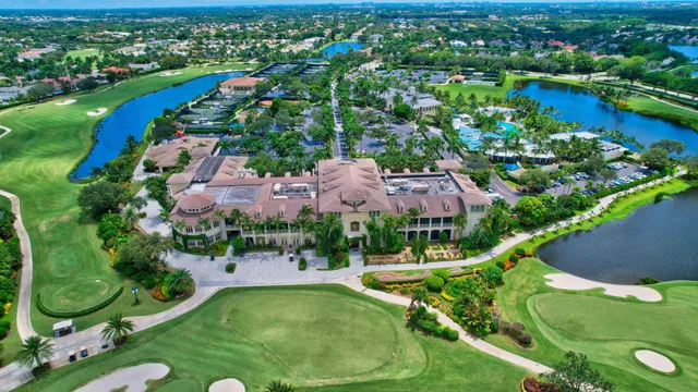 Woodfield Country Club Residence photo 37