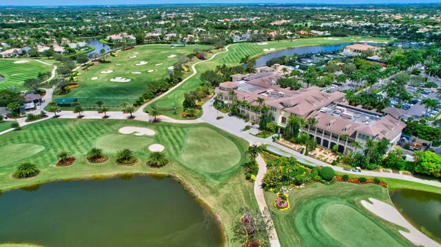 Woodfield Country Club Residence photo 39