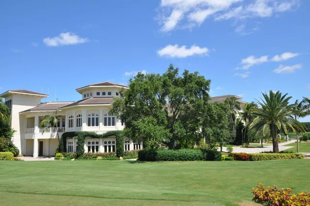 Woodfield Country Club Residence photo 45