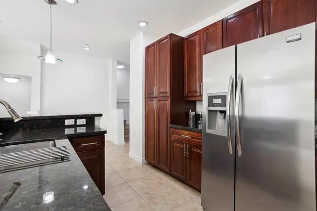 Residence photo 5