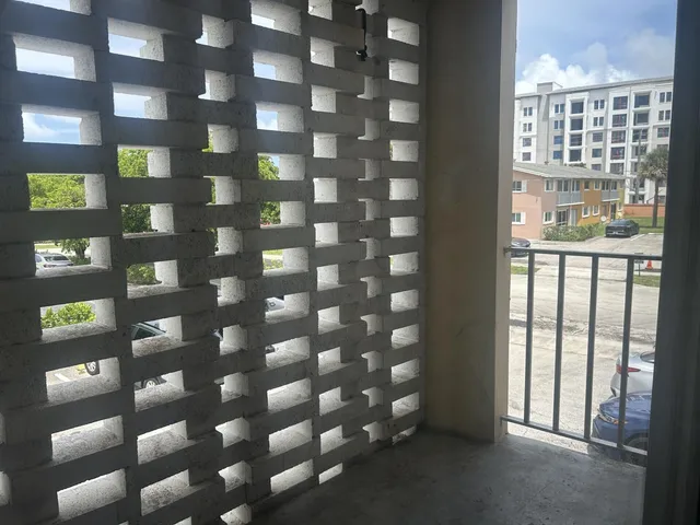  Unit B211 photo 6