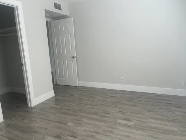  Unit B211 photo 9