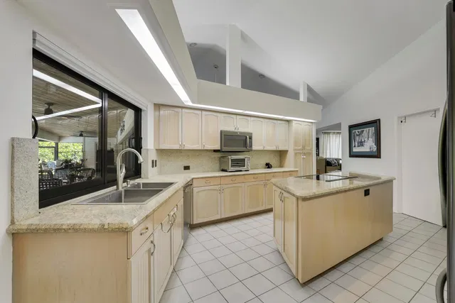 PGA National Palm Beach Gardens Residence photo 35