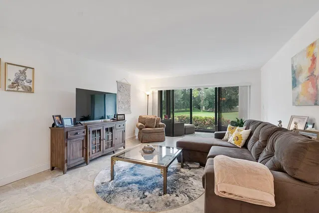 Unit 213 photo 21