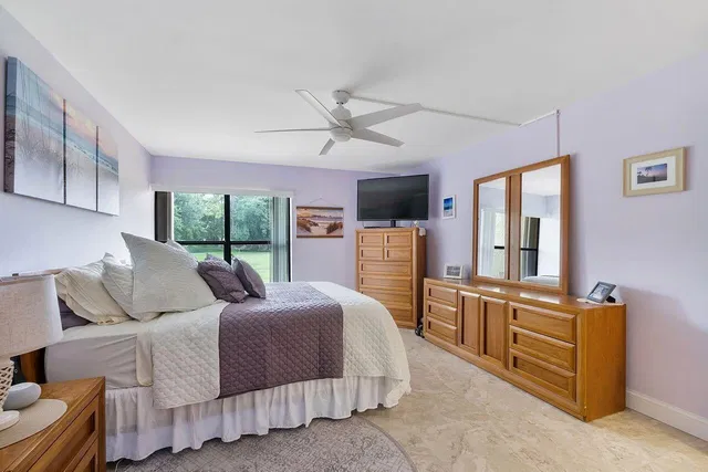 Unit 213 photo 27
