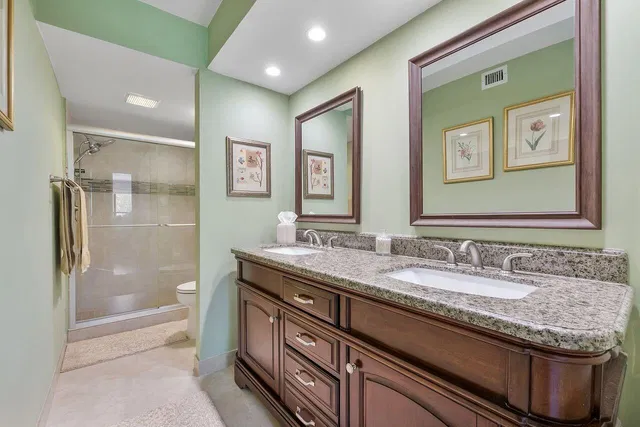 Unit 213 photo 28