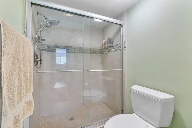 Unit 213 photo 29