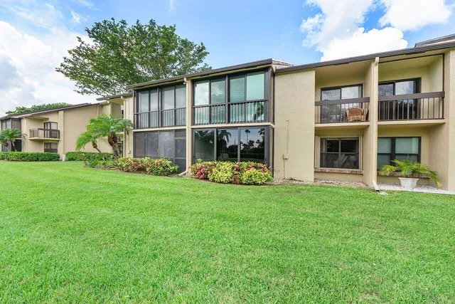 Unit 213 photo 37