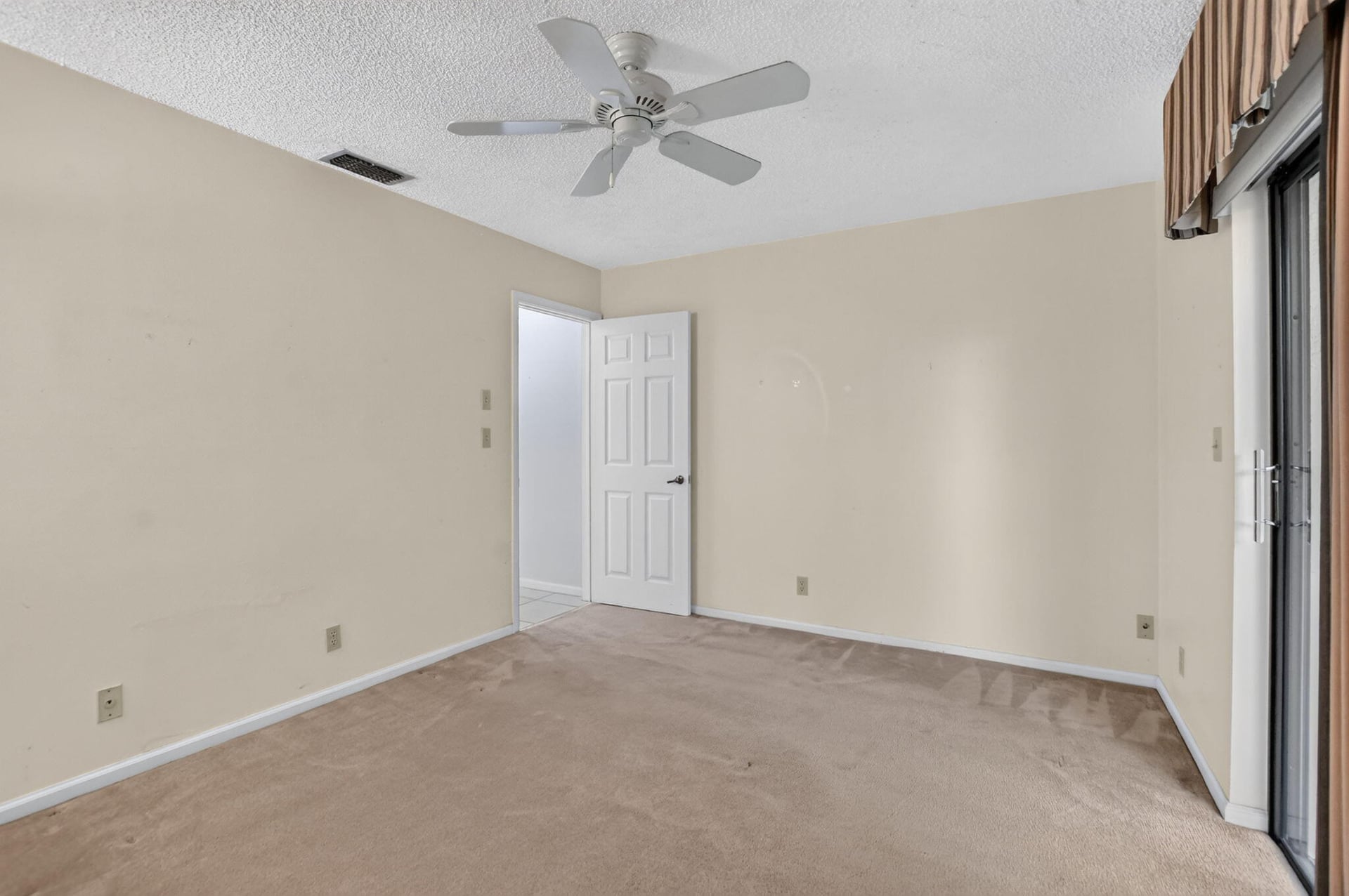 Residence photo 35
