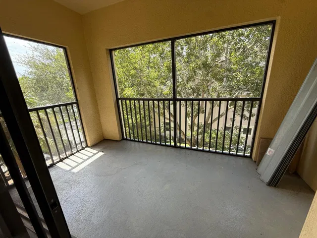 Unit 303 photo 29
