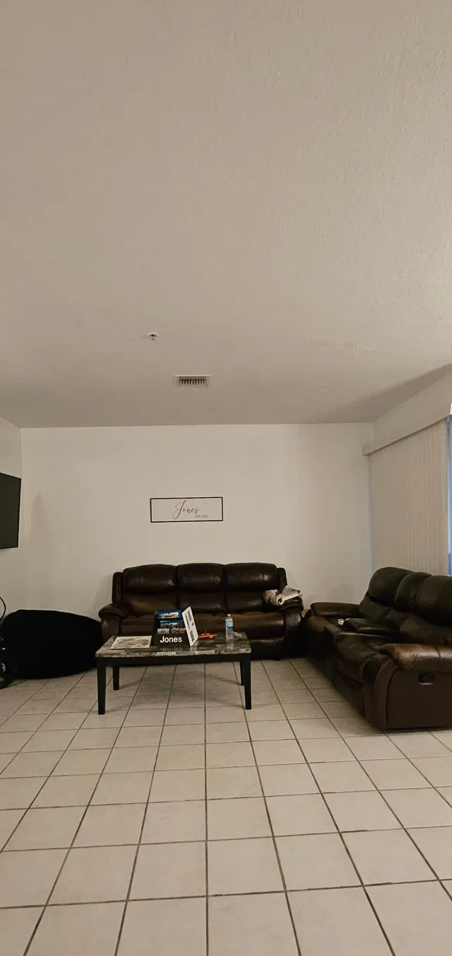 Unit 423 photo 17