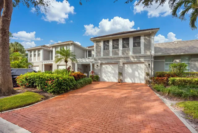 Woodfield Country Club Residence photo 2