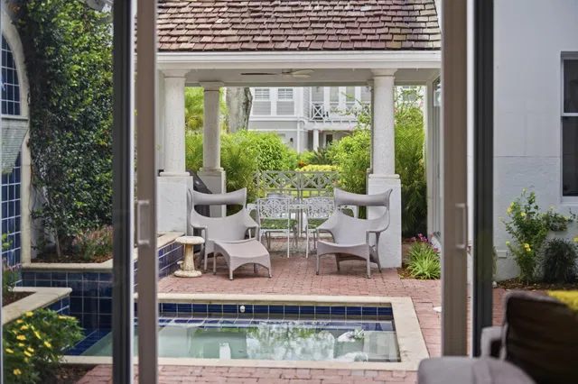 Woodfield Country Club Residence photo 12