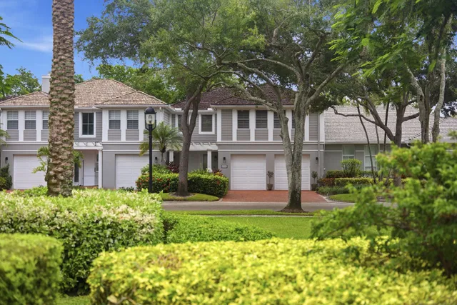 Woodfield Country Club Residence photo 51