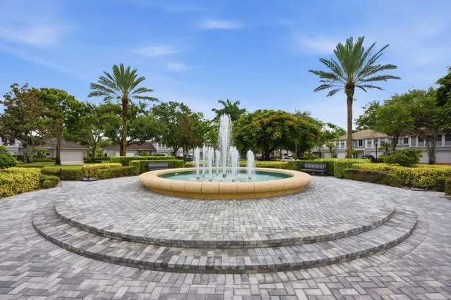 Woodfield Country Club Residence photo 55