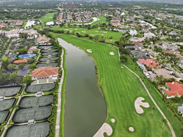 Woodfield Country Club Residence photo 61