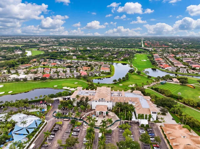 Woodfield Country Club Residence photo 63