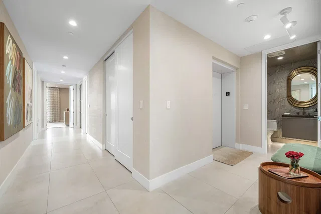 Royal Palm Residences Boca Raton Unit 306 photo 2