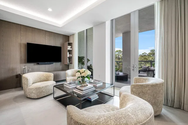 Royal Palm Residences Boca Raton Unit 306 photo 8