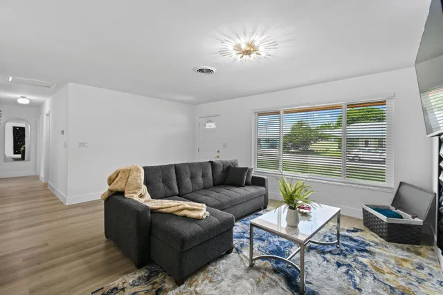 Residence photo 10