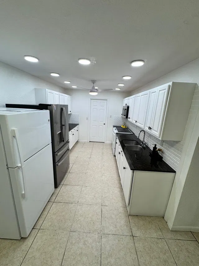 Residence photo 3