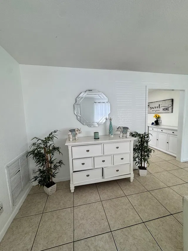 Residence photo 5
