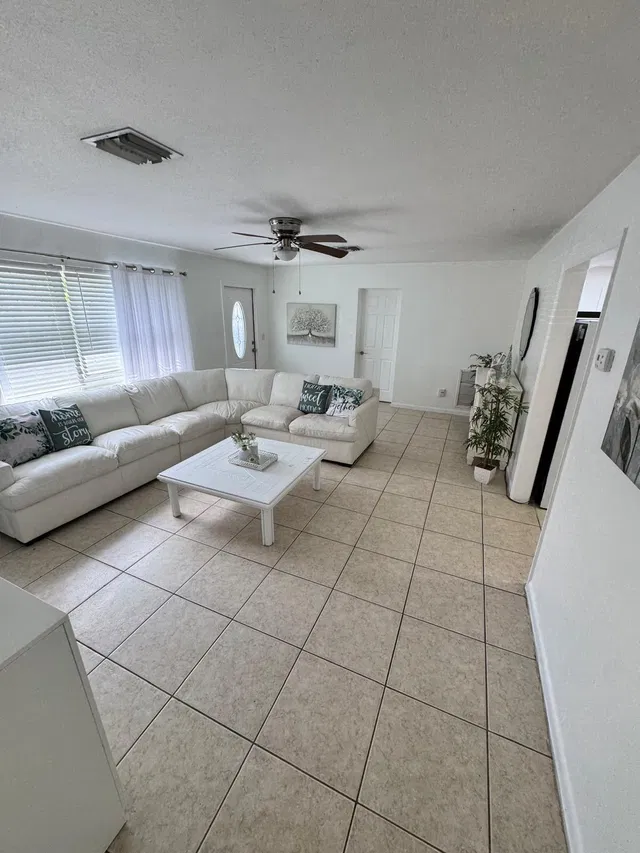 Residence photo 8