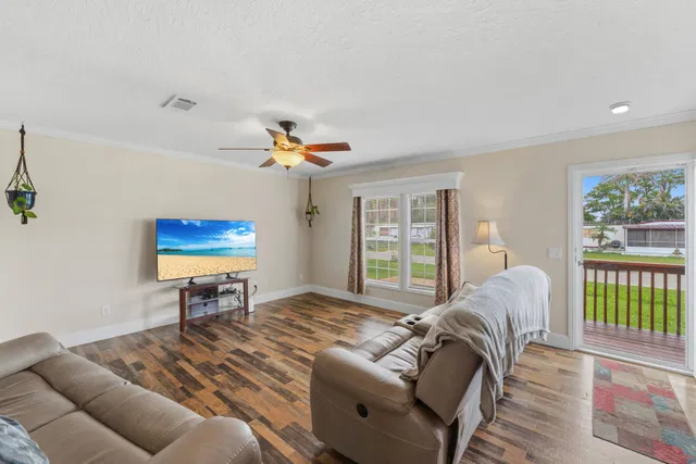 Residence photo 2