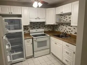 Unit 202 photo 5
