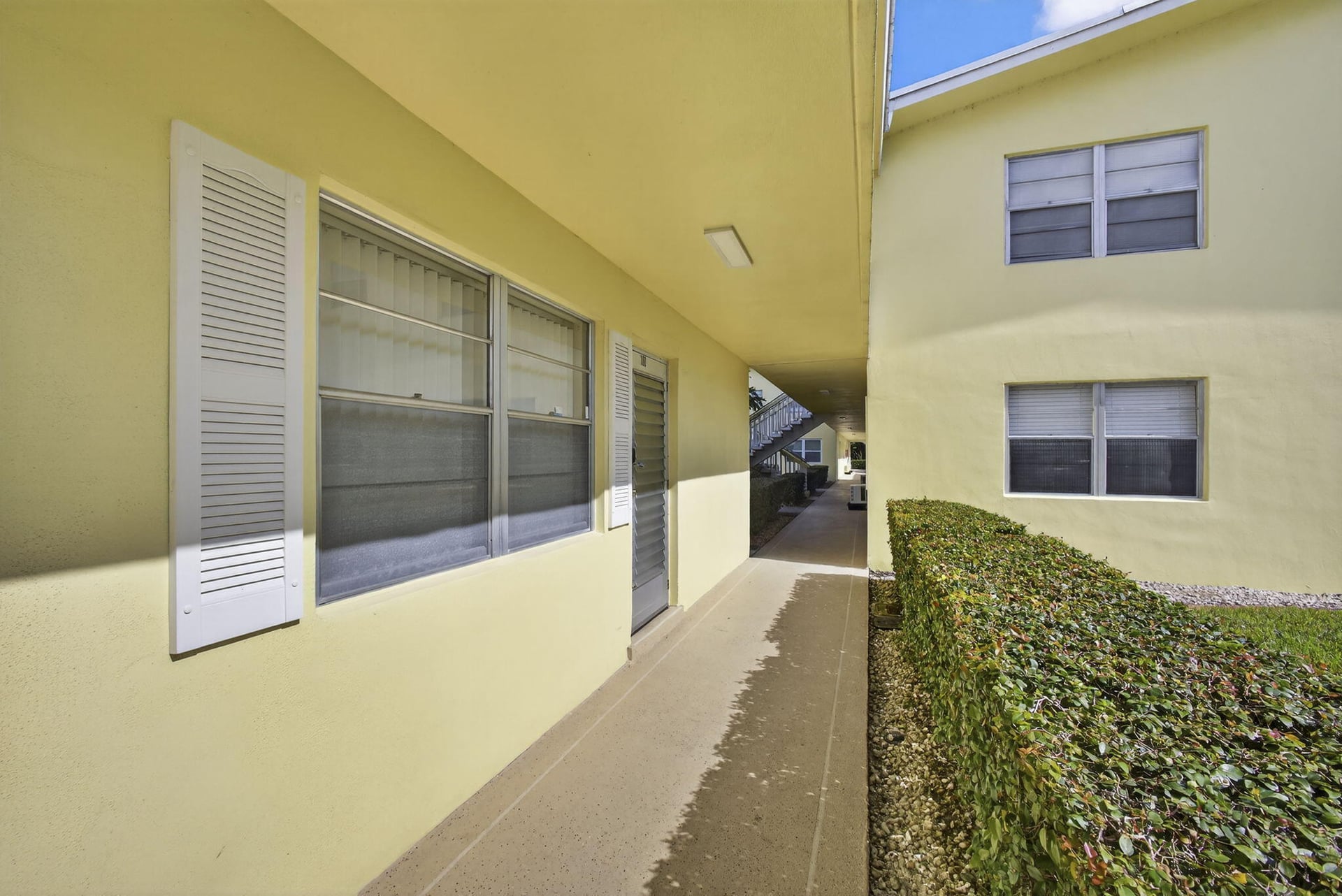 Residence photo 3
