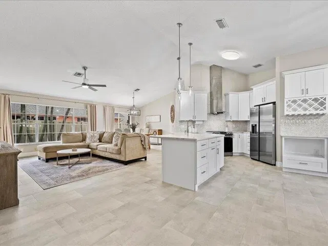 Residence photo 3