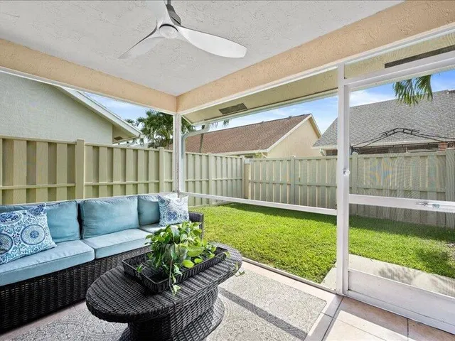 Residence photo 24
