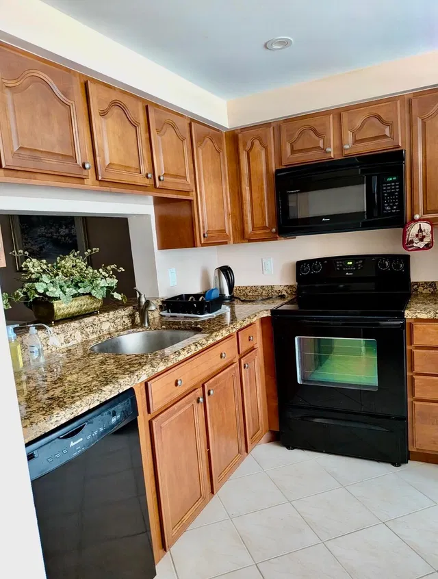  Unit 307 photo 13
