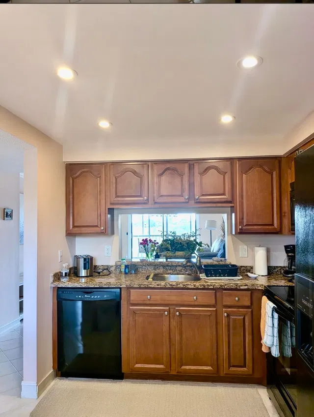  Unit 307 photo 15