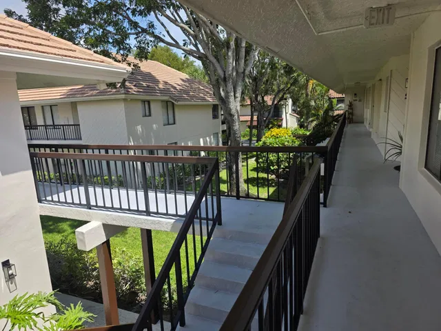 Unit 512 photo 7