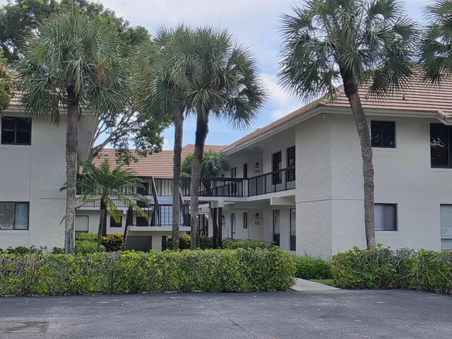 Unit 512 photo 8