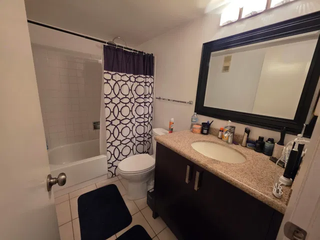 Unit 512 photo 13