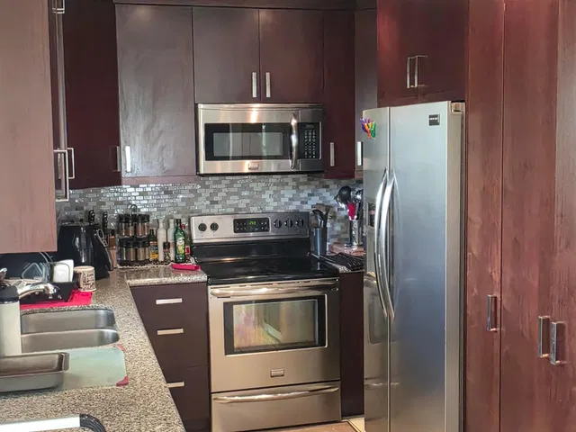 Unit 512 photo 15