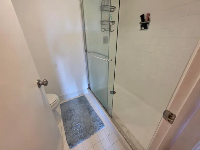 Unit 512 photo 26