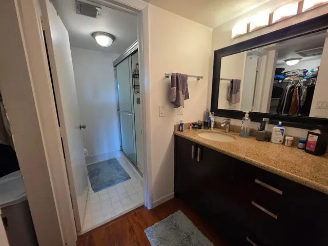 Unit 512 photo 49