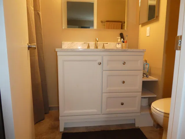 Unit 105 photo 12
