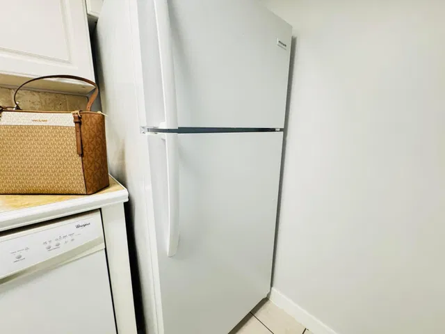 Unit H photo 10