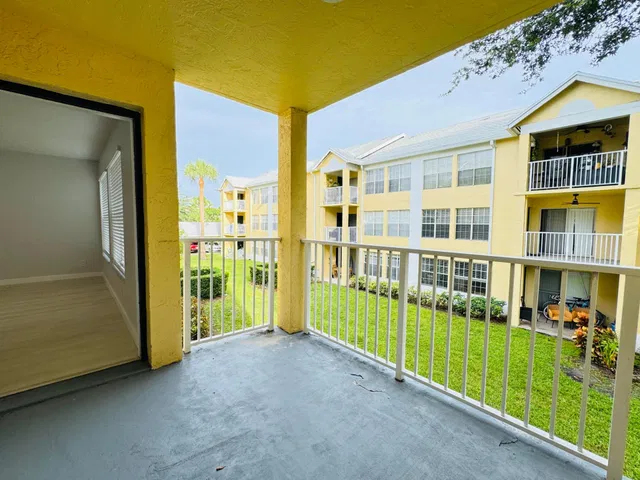 Unit H photo 35